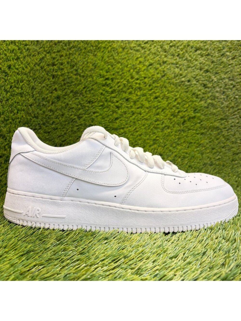 Nike Air Force 1 '07 Low Mens Size 13 White Athletic Lifestyle Shoes Sneakers
